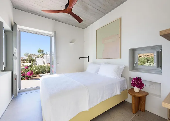 Malva Chrisi Akti (Paros)